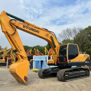 22 ton hyundai 220lc 9s použité pásové rypadlo banner 2