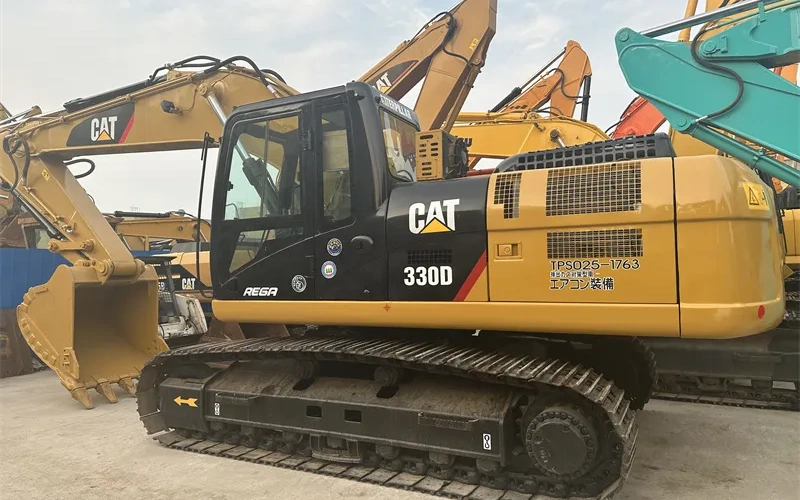 Pelle sur chenilles 30 tonnes CAT 330D d'occasion à prix abordable