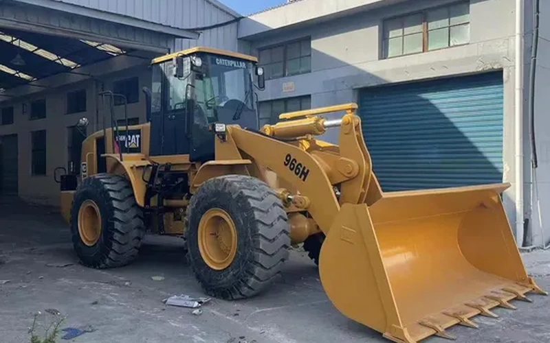 Carregadora de rodas a diesel de 6 toneladas CAT 966H usada