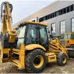 kompaktní rypadlonakladač 4x4 jcb 3cx s motorem kubota cummins banner 1