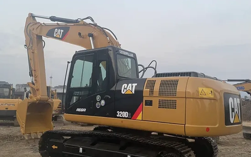 Escavatore Caterpillar Cat320d2 usato ad alte prestazioni