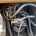 hyundai r220lc 9s 22 ton excavadora de cadenas usada banner 4