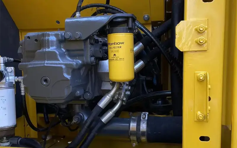 Средний гусеничный экскаватор Komatsu PC200-8 б/у