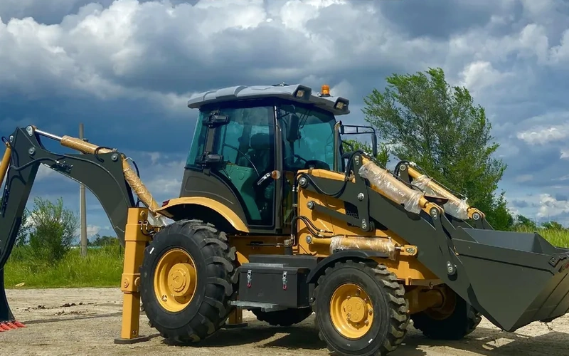 Nuova mini terna gommata 4WD modello 388