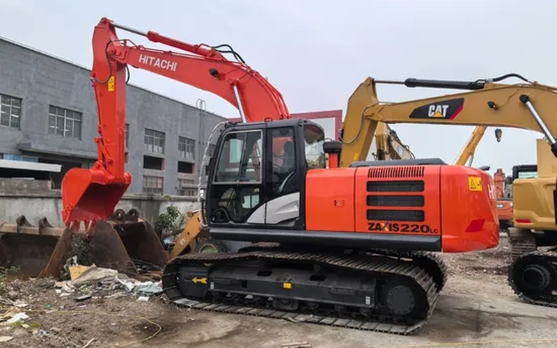 Brugt Hitachi ZX220LC-5G gravemaskine