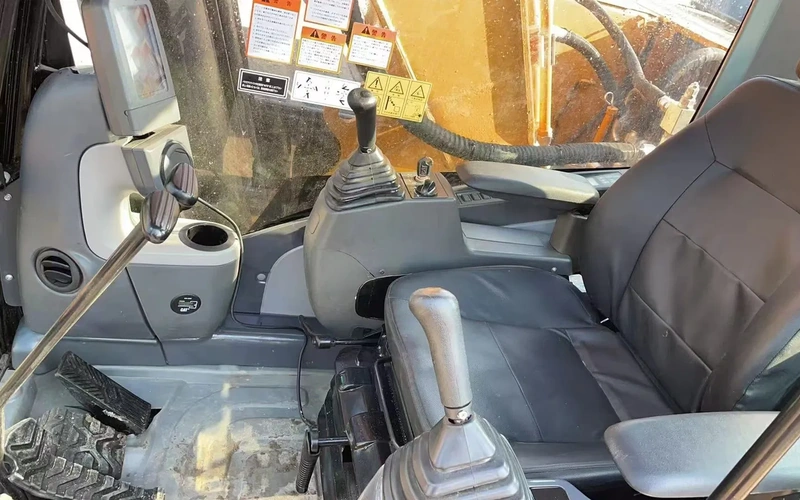 Pelle hydraulique sur chenilles Caterpillar 320D 325 336D d'occasion