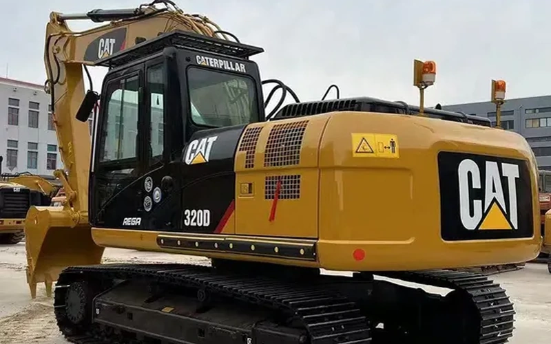 Escavadora de lagartas Caterpillar 320D usada