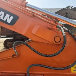 käytetty doosan dx300lc tela-alustainen kaivukone banner 2