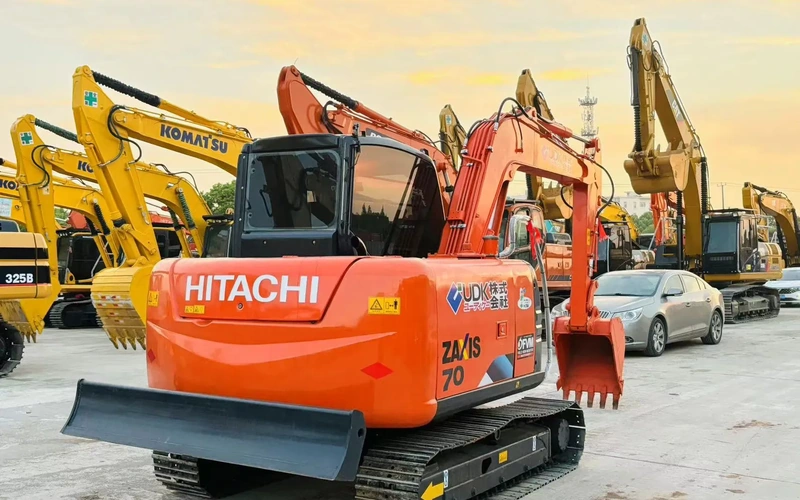 حفارة هيتاشي ZX70 الهيدروليكية المستعملة