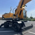 used hyundai r210 hydraulic wheel excavator banner 4
