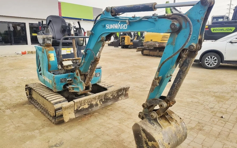 Mini-pelle sur chenilles Sunward SWE18UF d'occasion